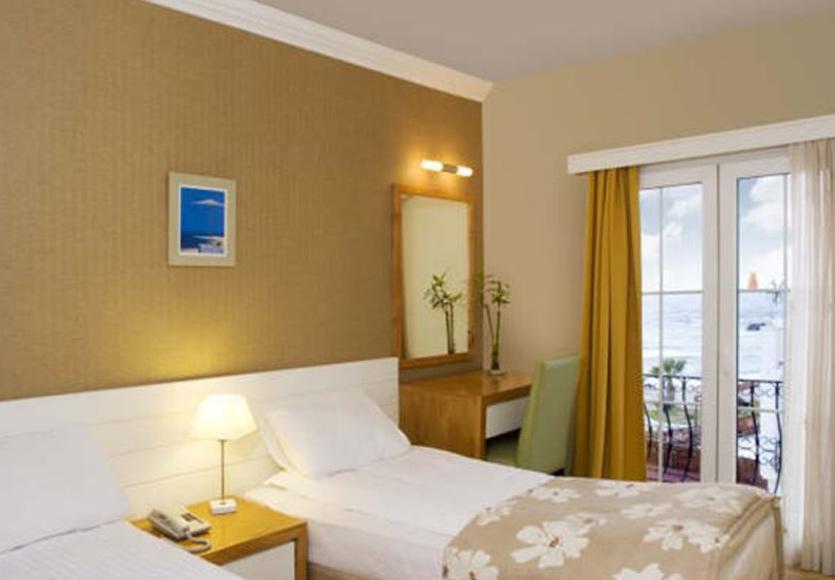Kortan Hotel トゥルグトレイス エクステリア 写真
